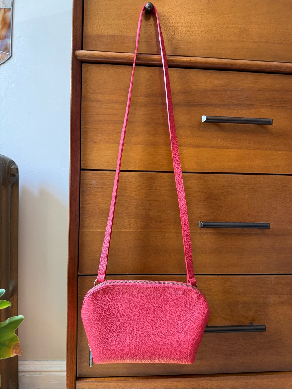 Cuyana Pebbled Leather Crossbody Bag - Picture 6 of 10